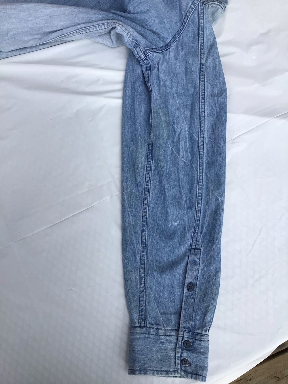 American Eagle Outfitters Faded Blue Denim Shirt - Picture 10 of 11